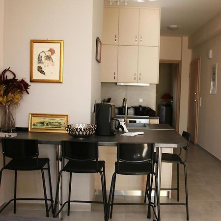 Lovely Sea Front Apartment Itea Esterno foto