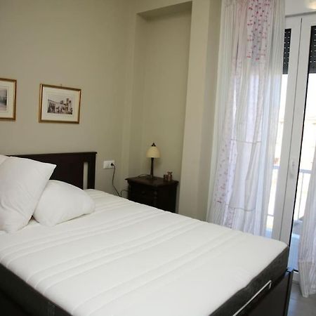Lovely Sea Front Apartment Itea Esterno foto