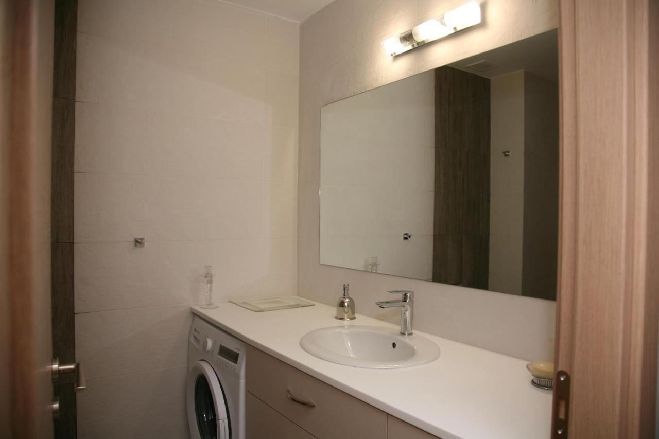 Lovely Sea Front Apartment Itea Esterno foto